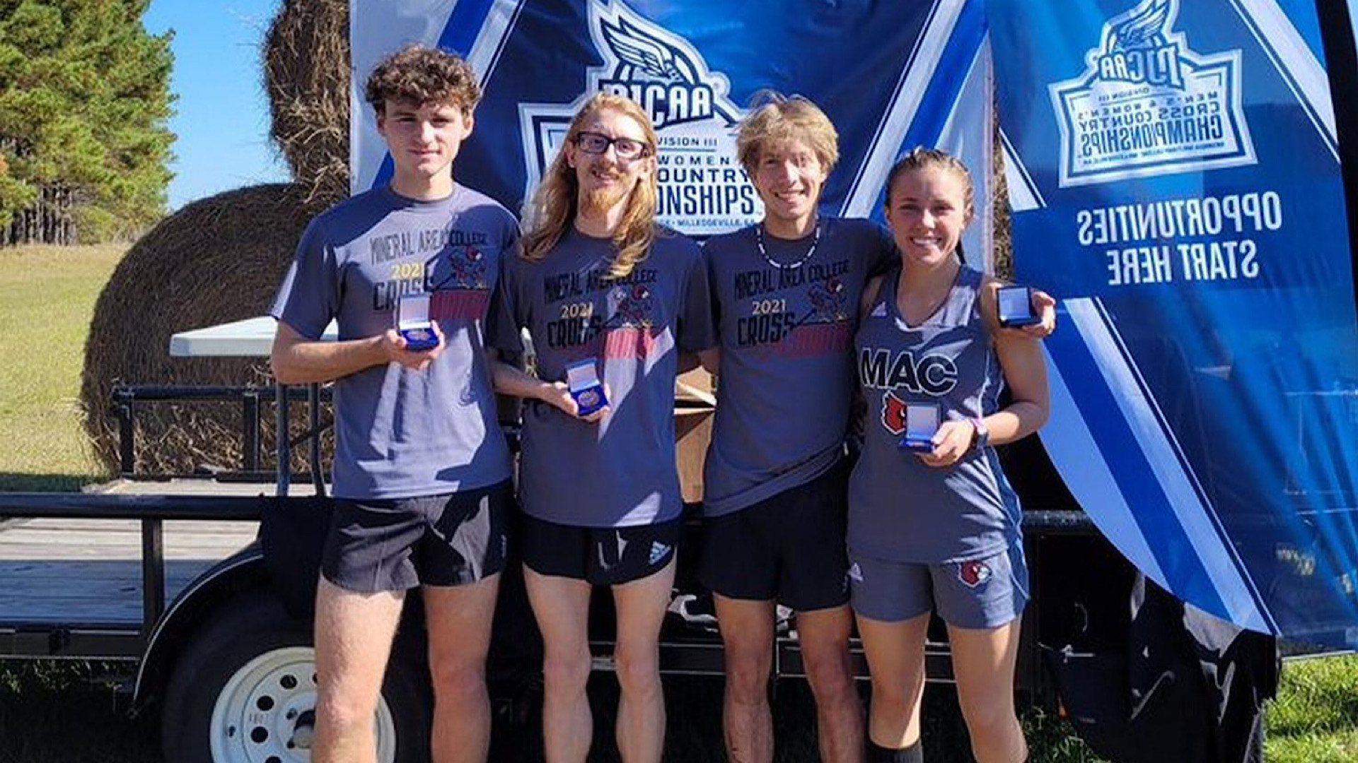 Men finish 2nd, Women 4th at Nationals